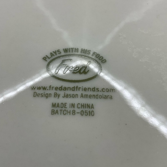 Fred Plays with His Food Plate - Picture 5 of 5